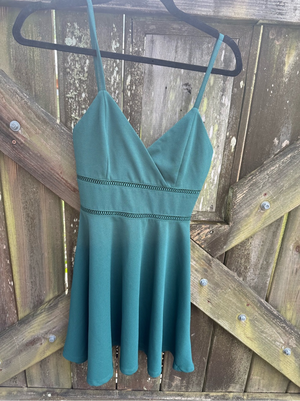 Mi Ami Teal V‑Neck Spaghetti Strap Mini Dress